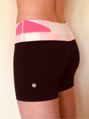 Lululemon Reversible 6” Yoga Shorts Black Pink Gray Stripe Size 4